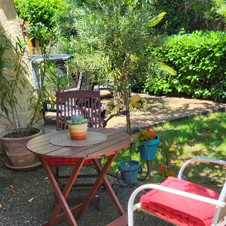 Homestay Spacieuse Climatisee Sur La Route Des Plages *