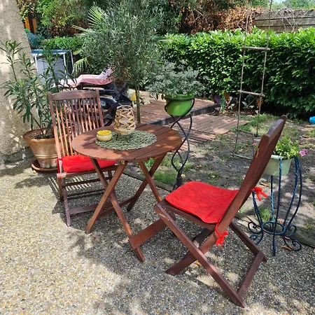 Spacieuse Climatisee Sur La Route Des Plages Homestay